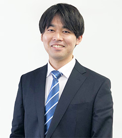 本間　采由眞